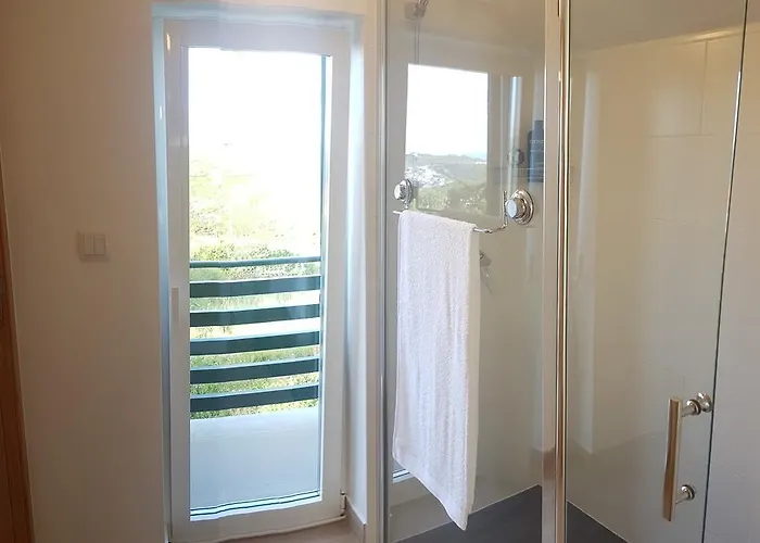 Nira House Luxury & Simplicity *