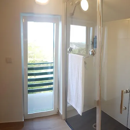 Nira House Luxury & Simplicity *